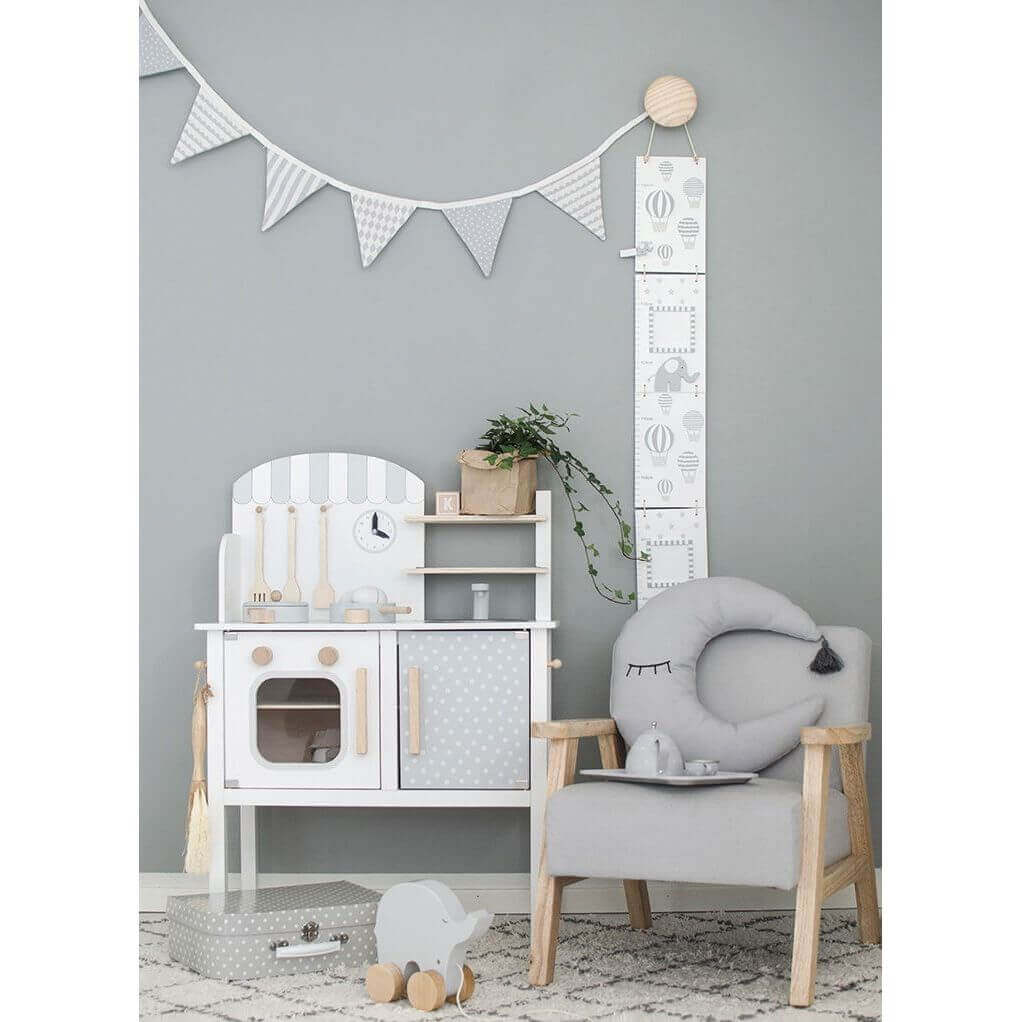 photo_kitchen_and_chair_1-1