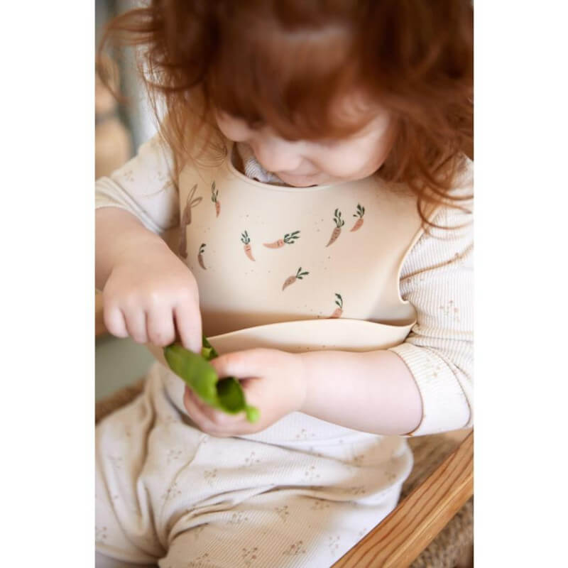 Filibabba Silicone Bib with print – Carrot Thief