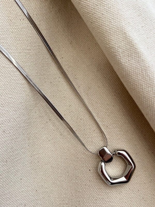 The Lemmi Necklace in Silver