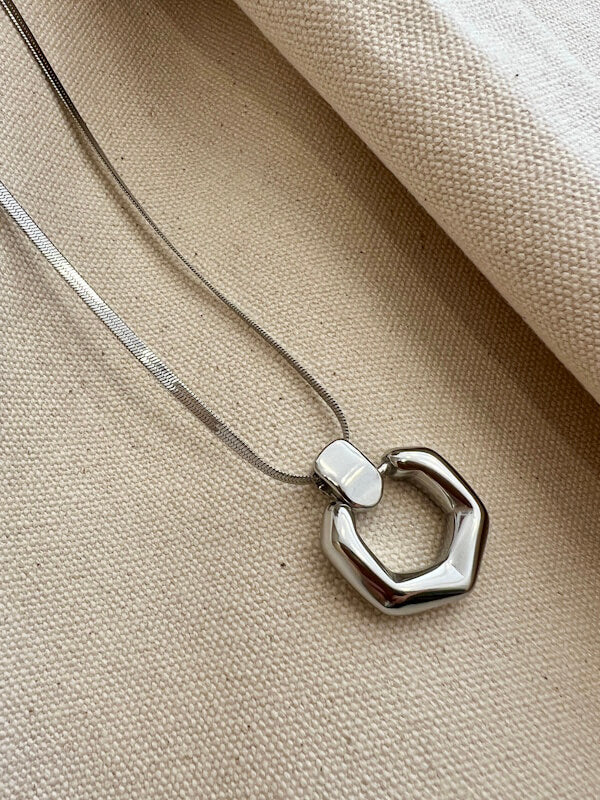 The Lemmi Necklace in Silver