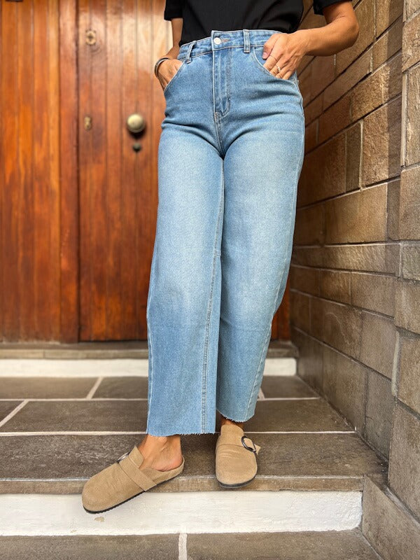 Capri Mom Jeans - Denim