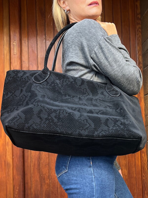 Zasper Bag in Wine Black