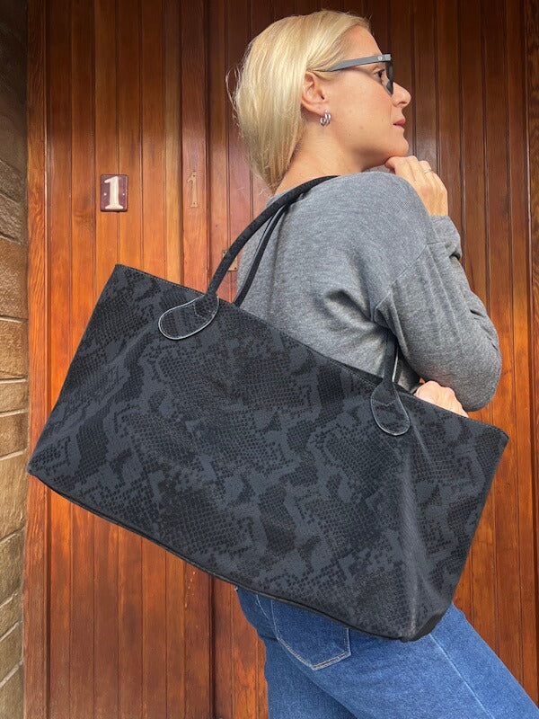 Zasper Bag in Wine Black