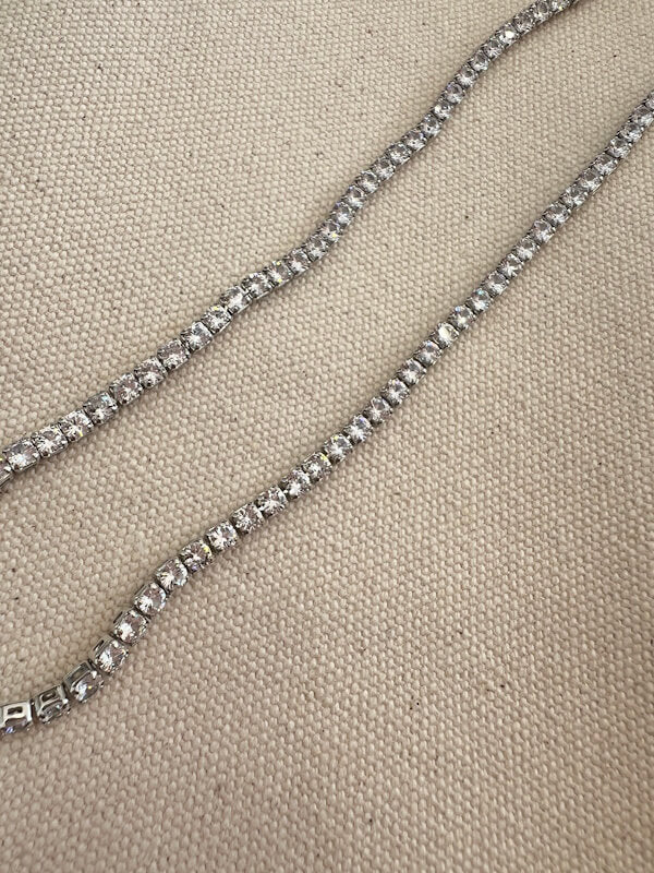 The Sparks Necklace in Silver