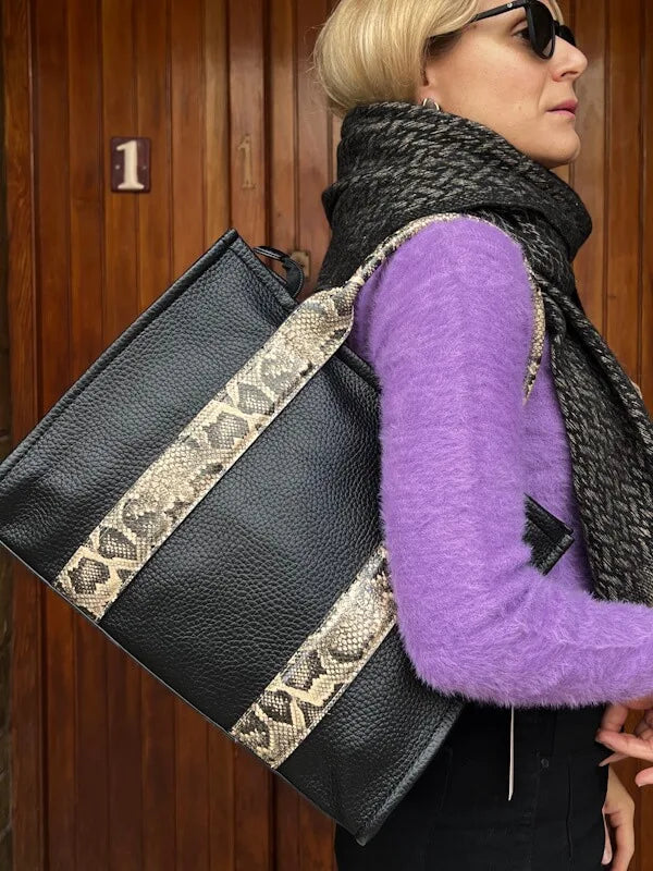 Beive Wrap Scarf in Black