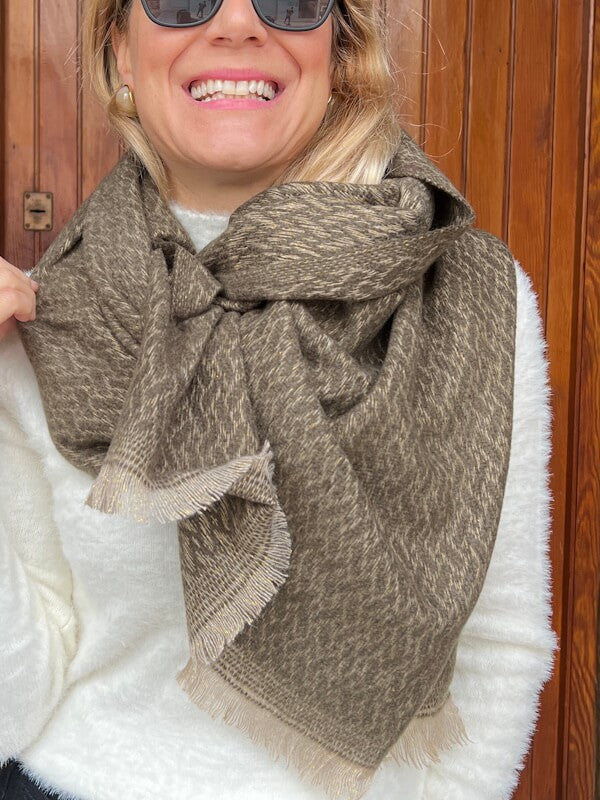 Beive Wrap Scarf in Mocca