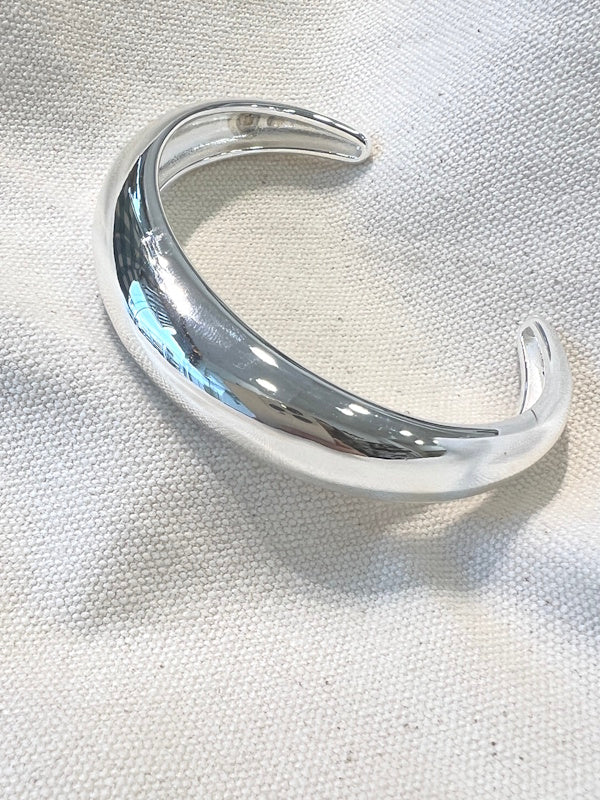 Bress Bangle in Silver