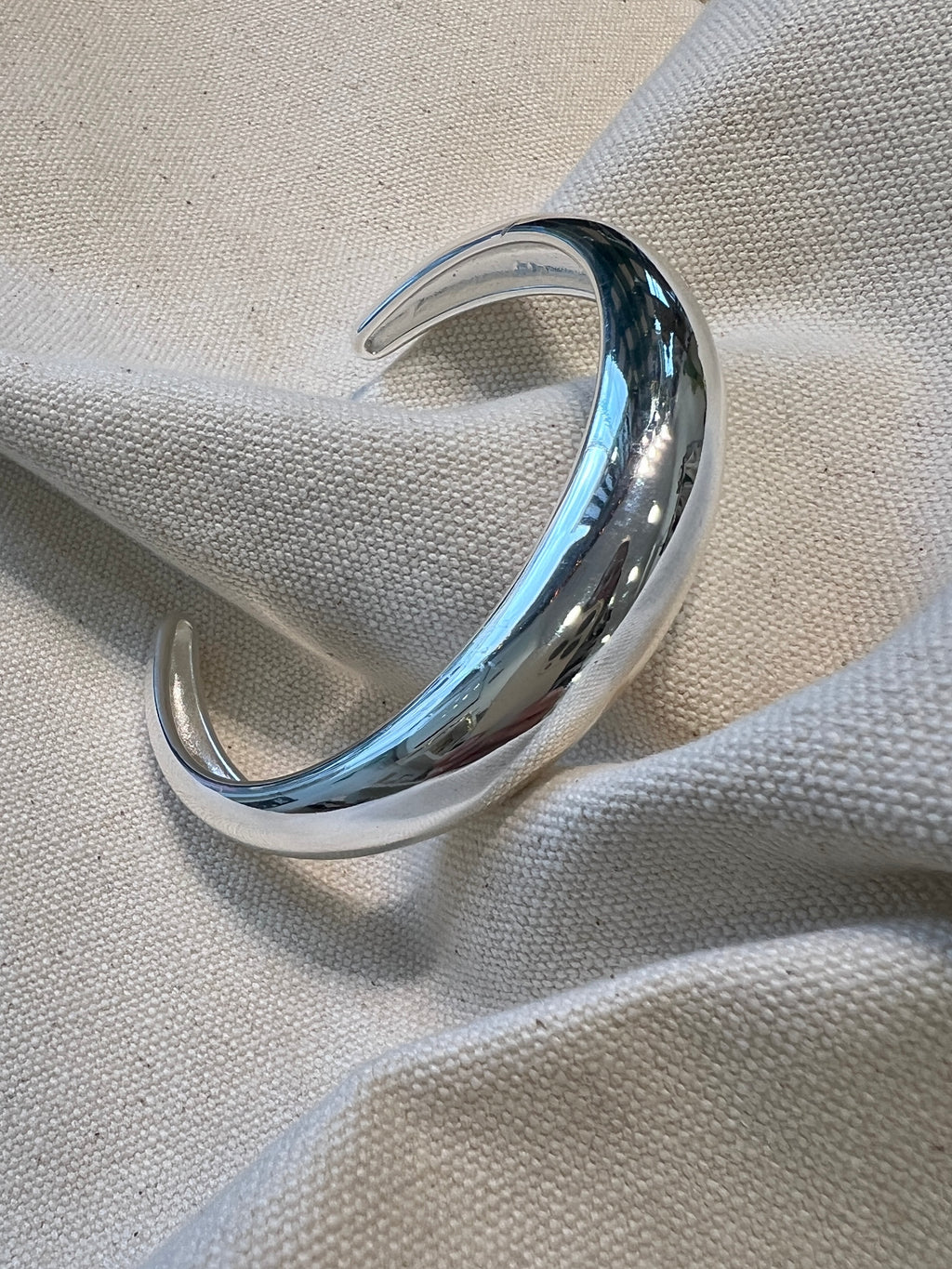 Bress Bangle in Silver