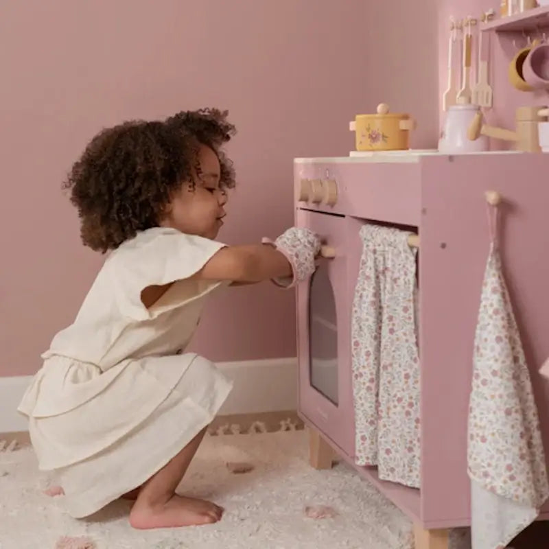 Little Dutch Ξύλινη κουζίνα με αξεσουάρ παιχνιδιού Ροζ 