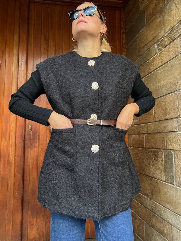 Valley Vest in Black