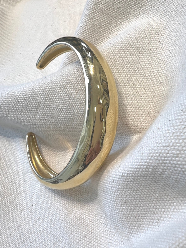 Bress Bangle in Gold