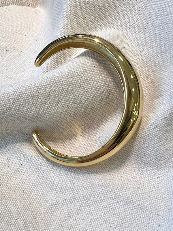 Bress Bangle in Gold